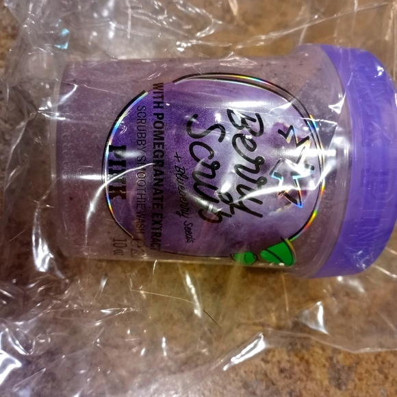 💜VS PINK BODY SCRUB💜 - Picture 1 of 4